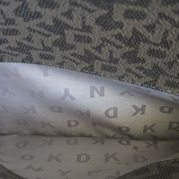 Dkny Brown Crossbody Bag with Elegant Design - Picture 7 of 12